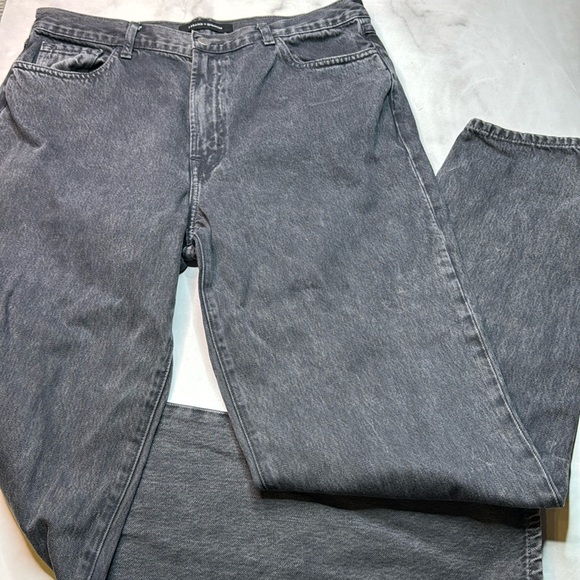 J Brand X Elsa Hosk Elsa Sunday Straight Jean in Faded Black - Picture 2 of 8